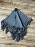 Szary szal poncho Reserved