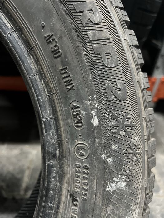 Шини,Резина,Пара,Зима 185/60/15 84T Semperit Master-Grip 2