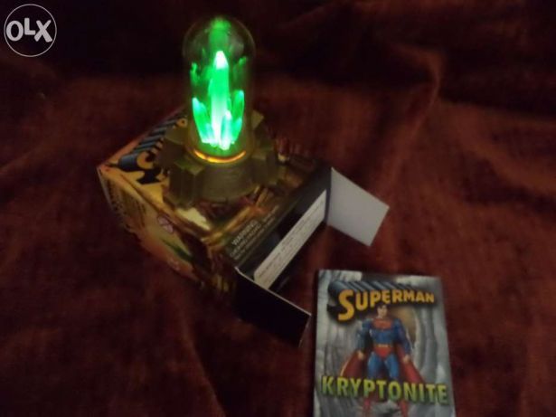 Super Homem superman Kryptonite com LUZ + livrete - NOVO PORTES GRÁTIS