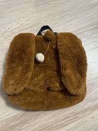 Futrzany brązowy plecaczek Zara