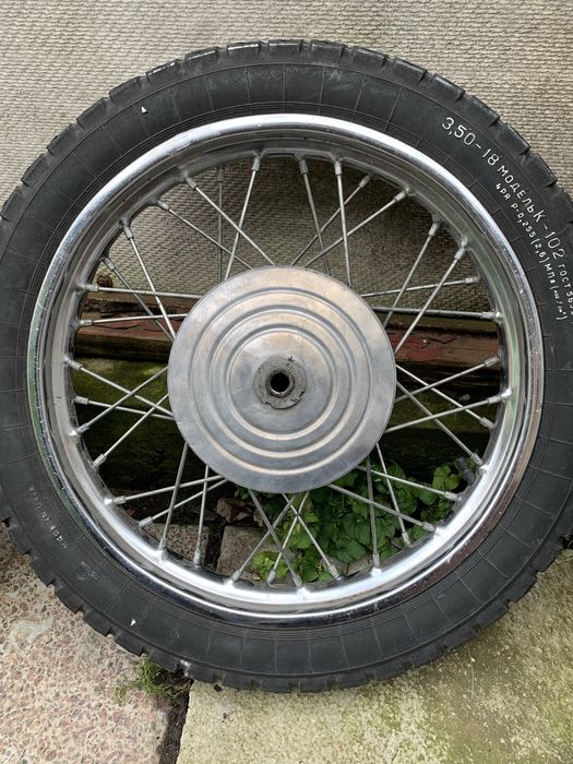 Задне і переднє колесо иж