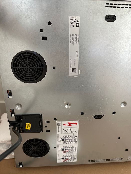 Placa de Indução AEG Série 5000 – 60 cm (como nova)