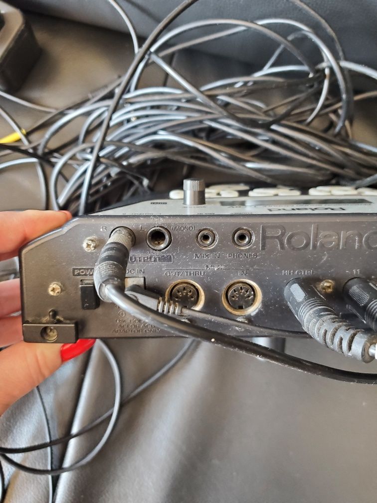 Centralka Roland TD-6V z uchwytem i okablowaniem