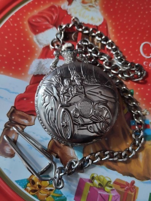 Вінтажний годинник на ланцюжку