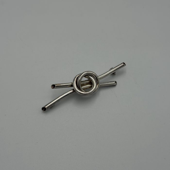 Srebrna broszka od Halogsm - biżuteria używana