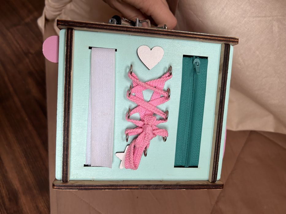 Продам бізікуб для дівчинки