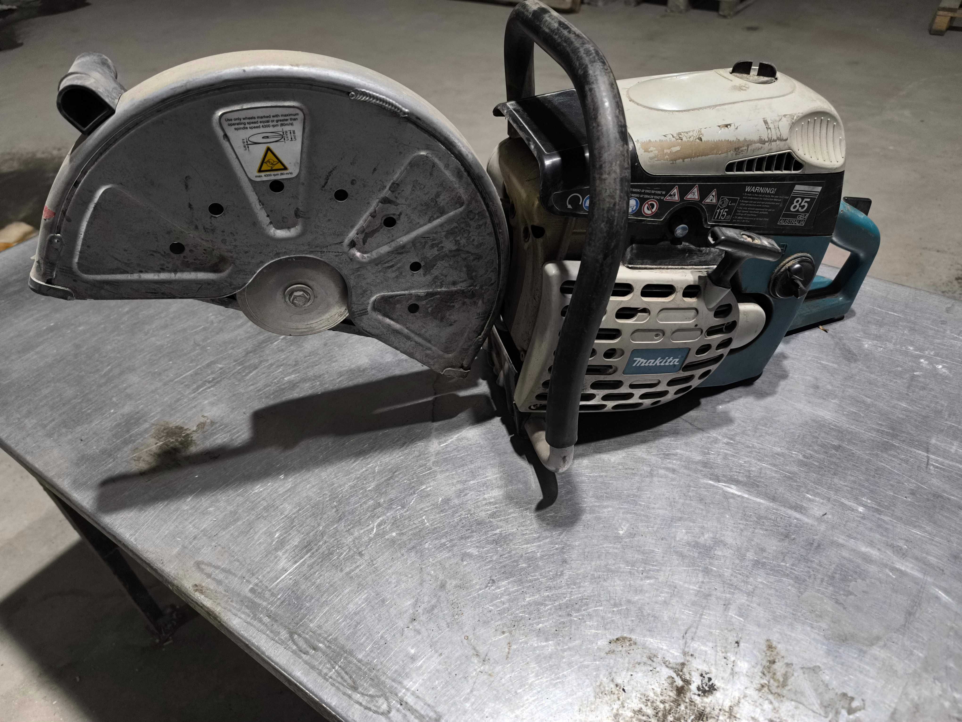 Бензоріз Makita DPC7311 73cc