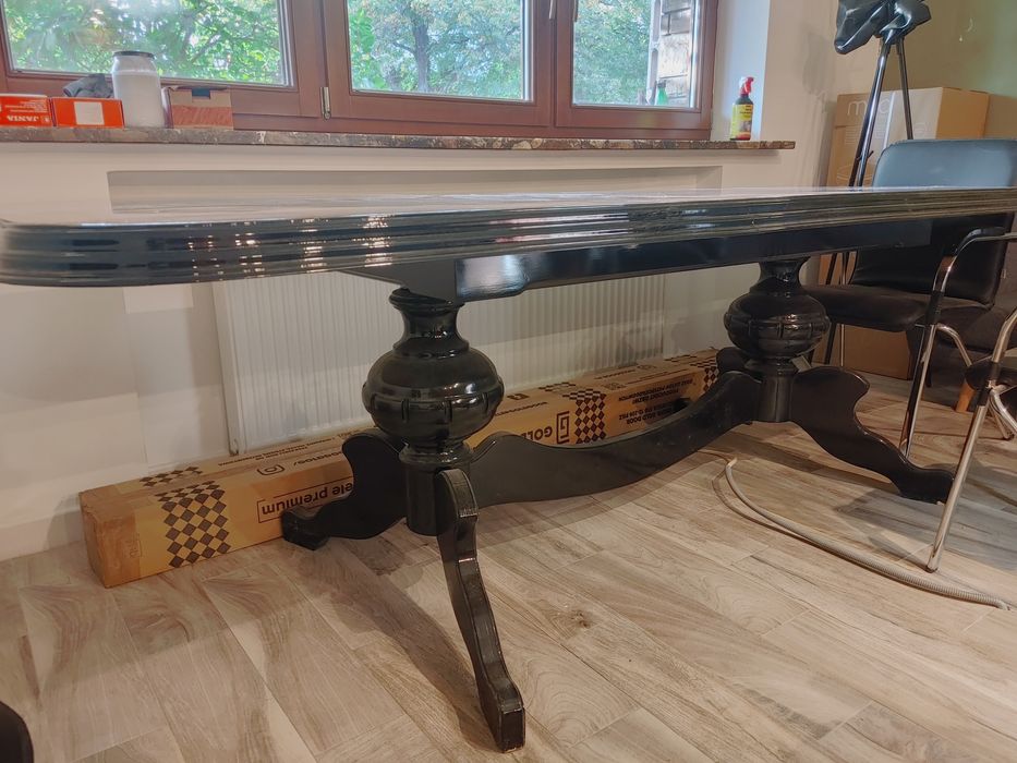 Sprzedam stół fornirowany