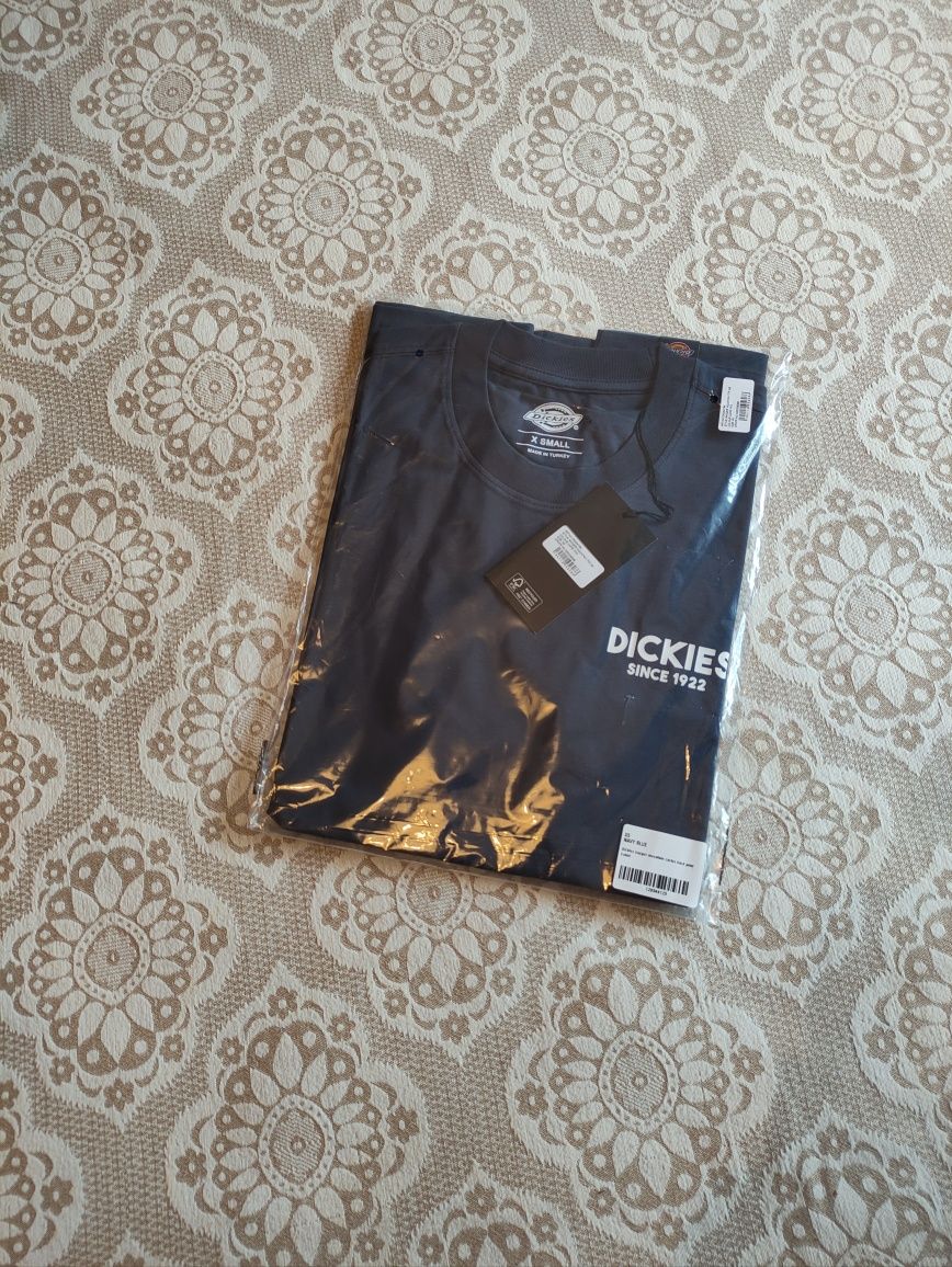 T-shirt Dickies nova