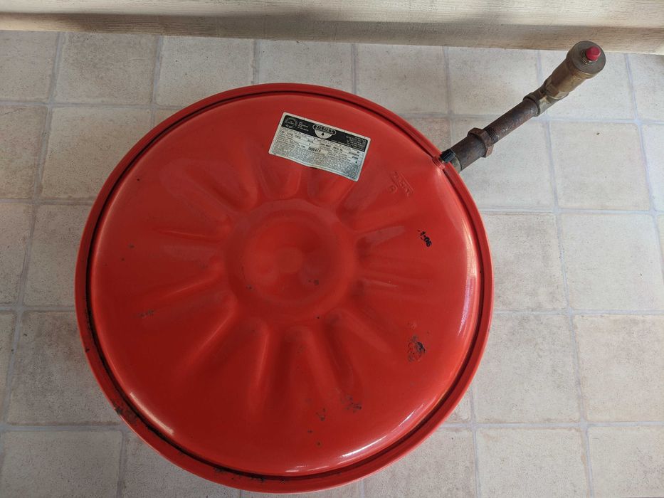 Расширительный бачок Zilmet (Италия)