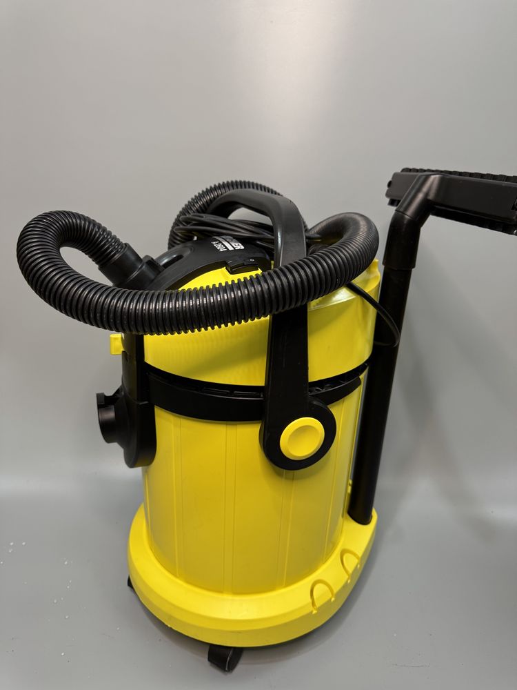 Пилосос для вологого та сухого прибирання Karcher A 2604