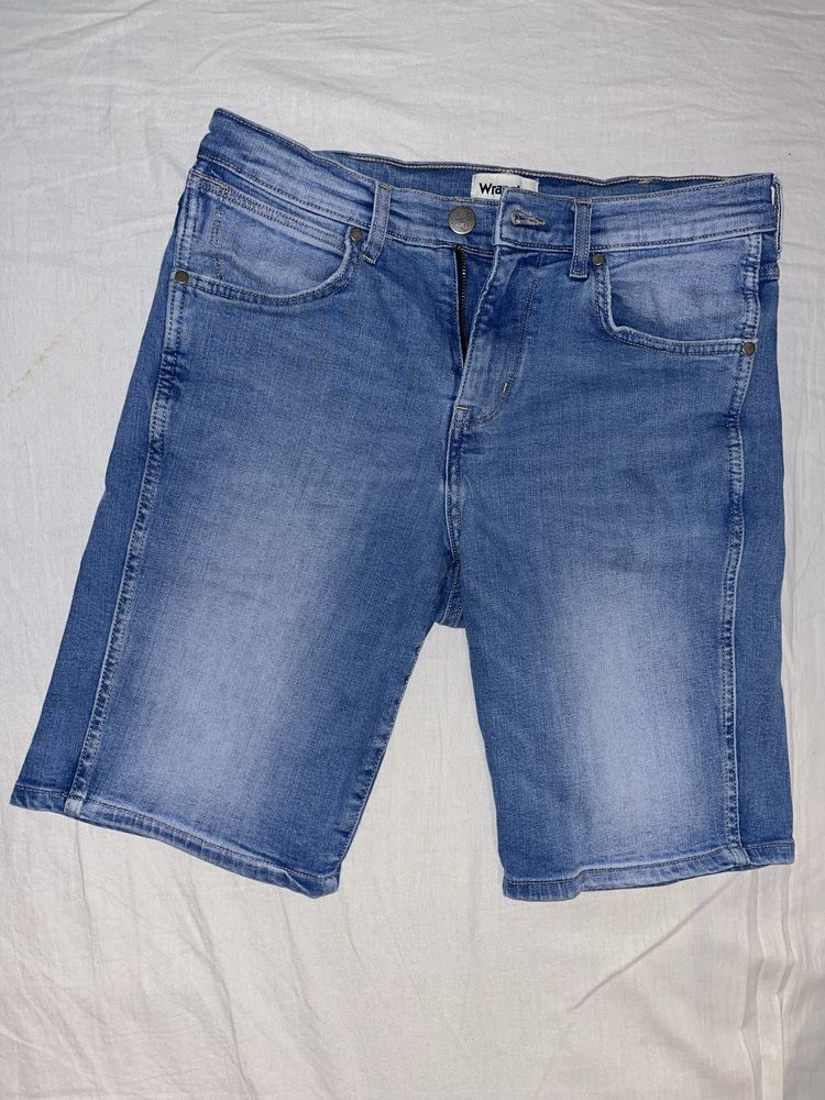 Krótkie modne spodenki jeansowe Wrangler