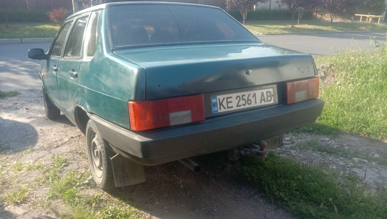Автомобиль Ваз 21099