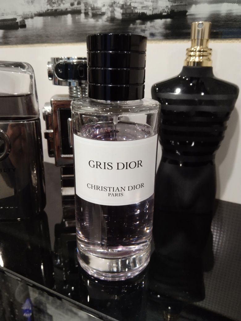 Gris Dior perfume