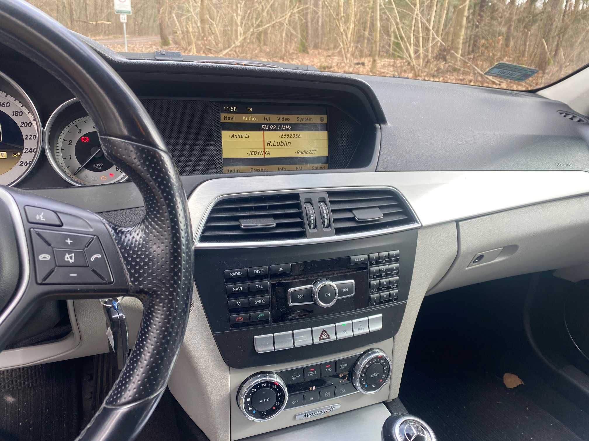 Mercedes C klasa benzyna (Salon Polska)