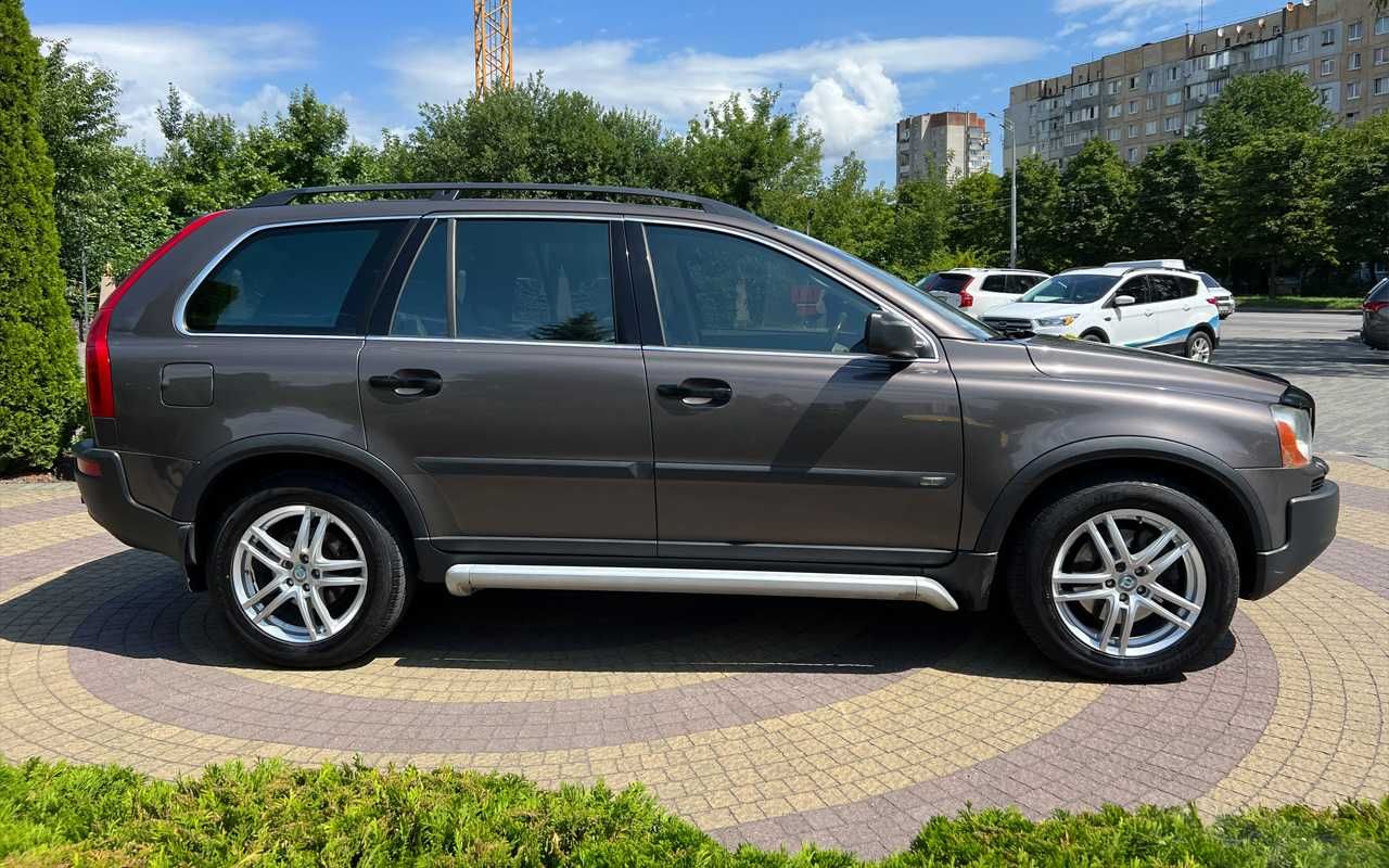 Volvo XC90  2005