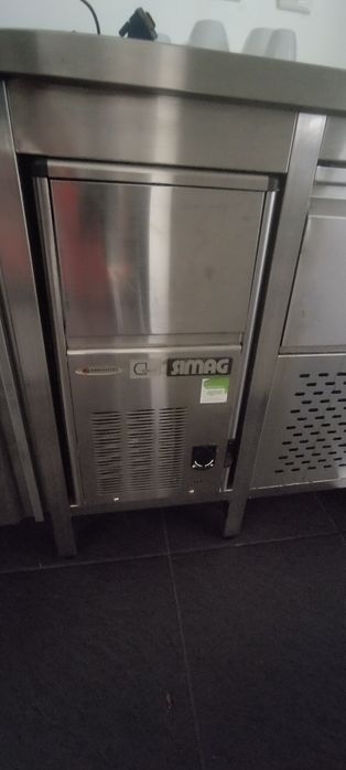 Máquina de fazer gelo