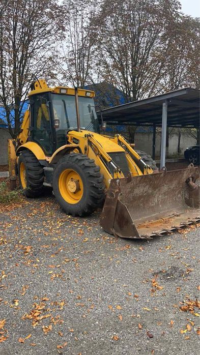 Трактор екскаватор JCB