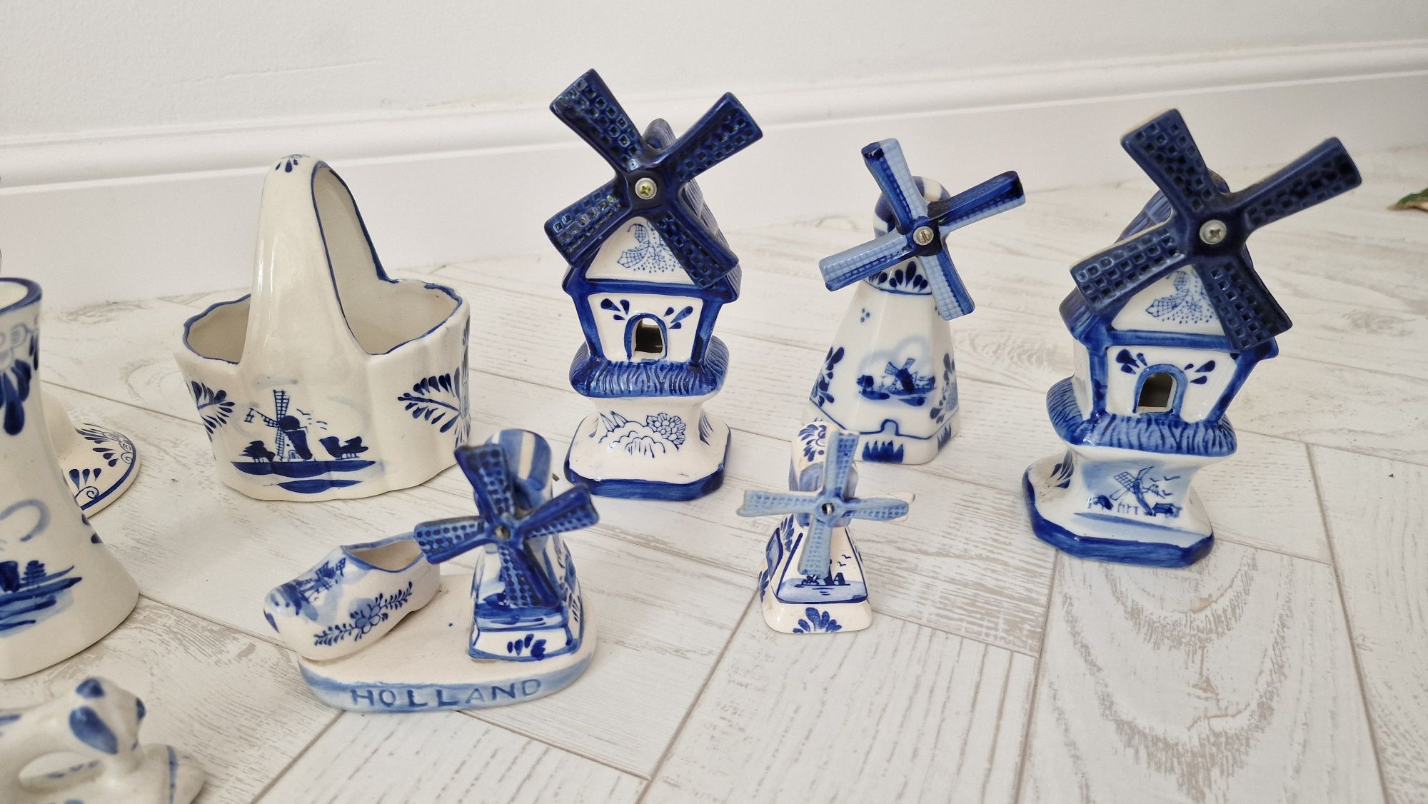 Porcelana holenderska malowana, część z Delft