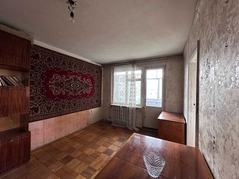 Продам 4  ком  кв  в  р-ні  Боевой  вул   Льотна  1     5/5 пан дома