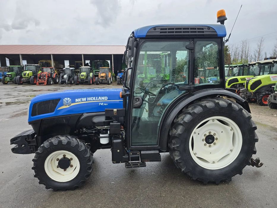 New Holland T 4.75V  Ciągnik sadowniczy