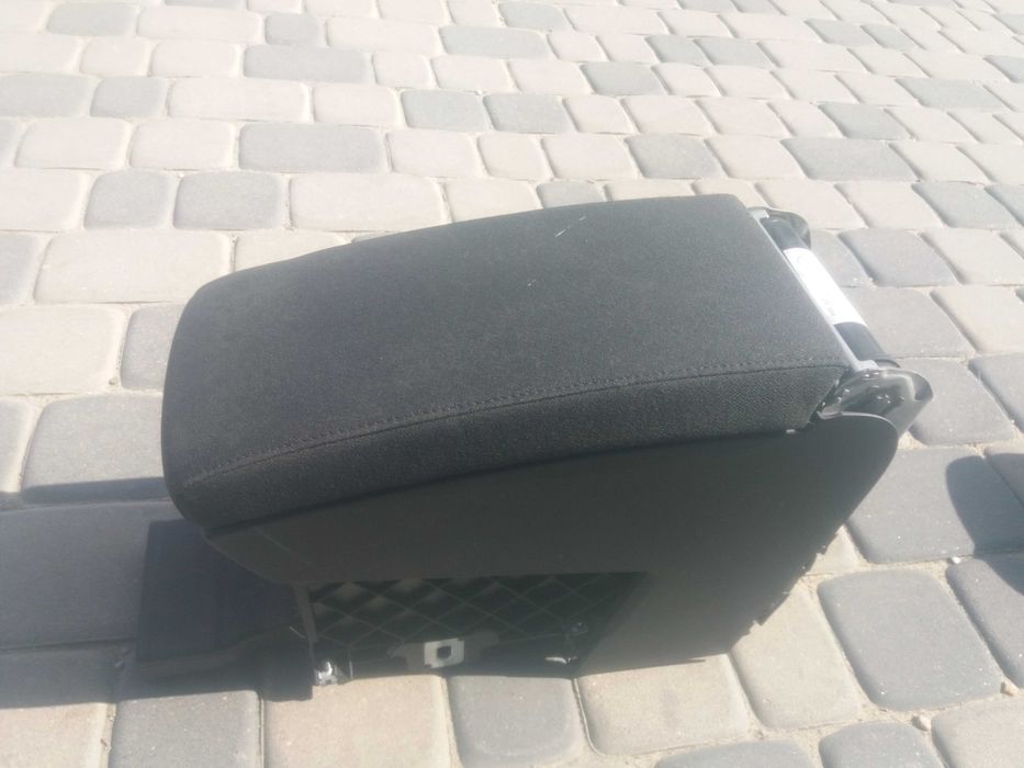 VW Passat B6 B7 Podłokietniki czarne