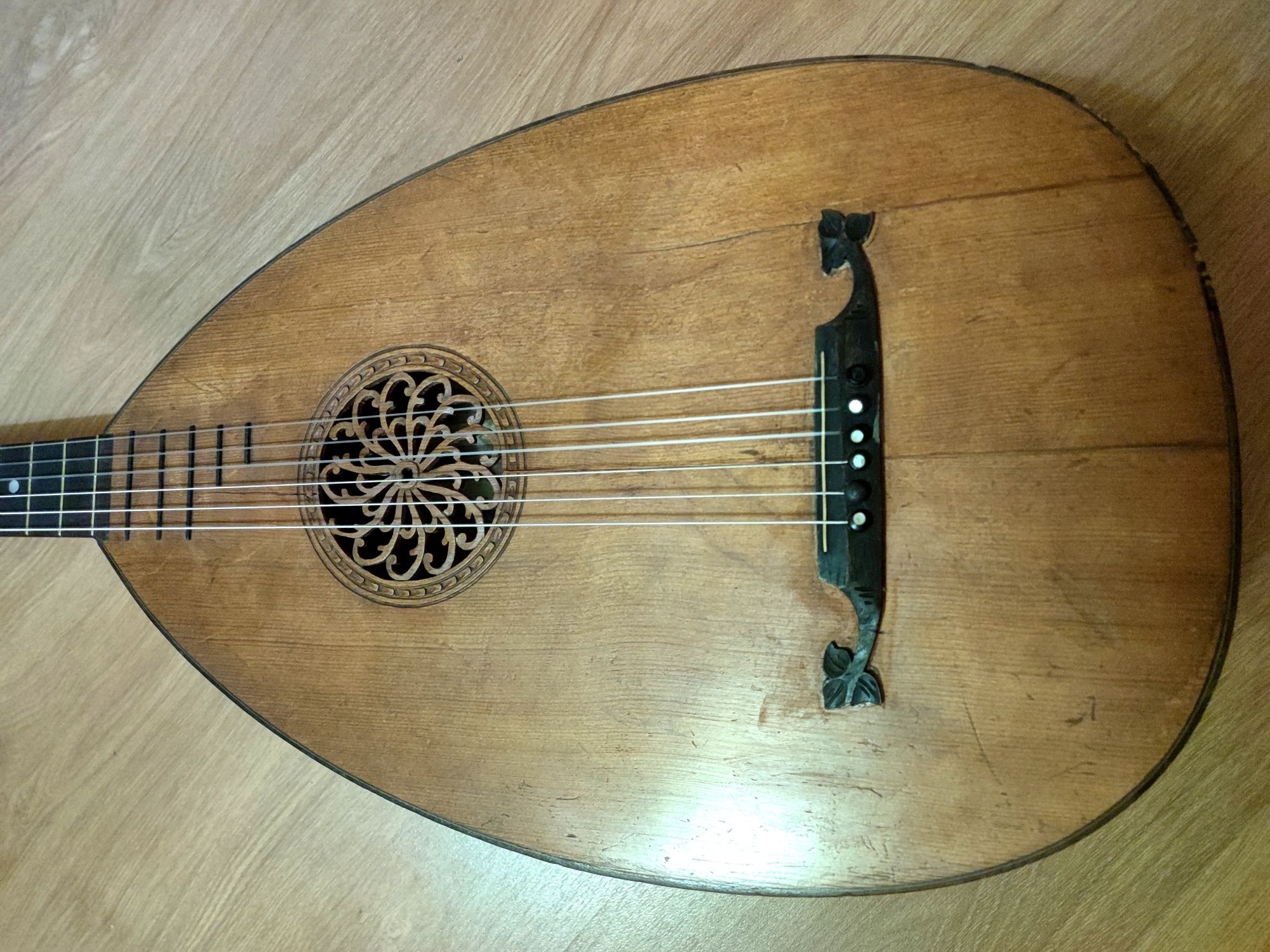 Guitarra Alaude Alema