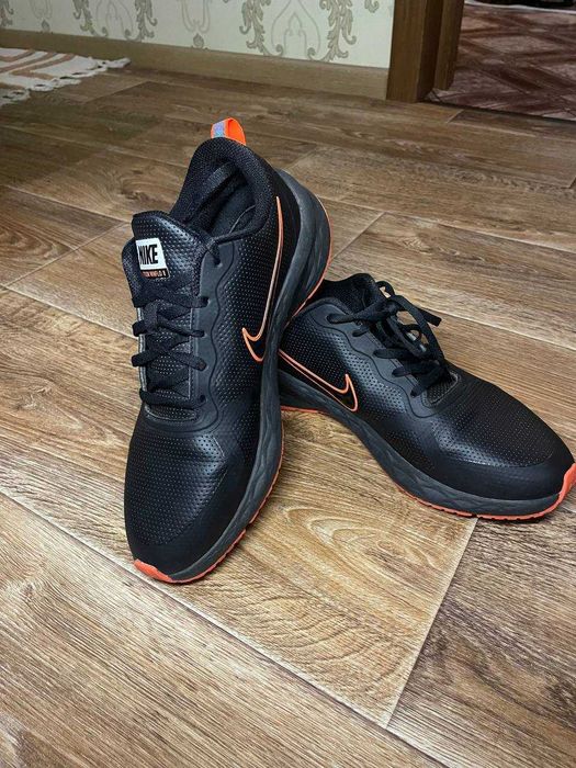 Чоловічі шкіряні кросівки Nike Zoom Winflo 8 Black Orange