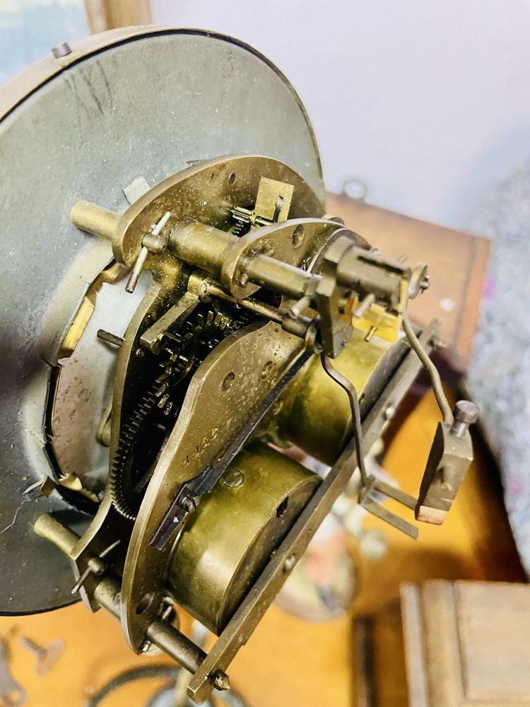 Piekny stary zegar z bardzo rzadkim mechanizmem