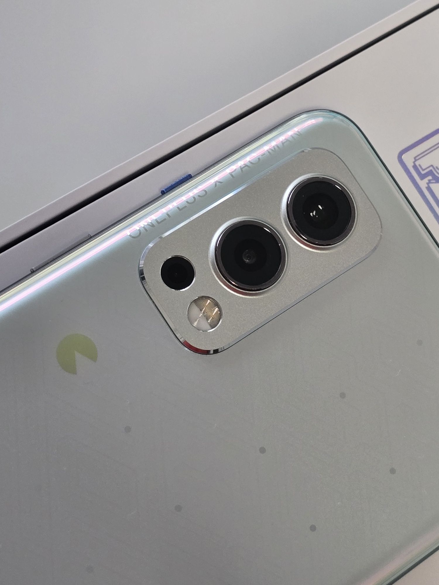 OnePlus Nord 2 Pacman edition
