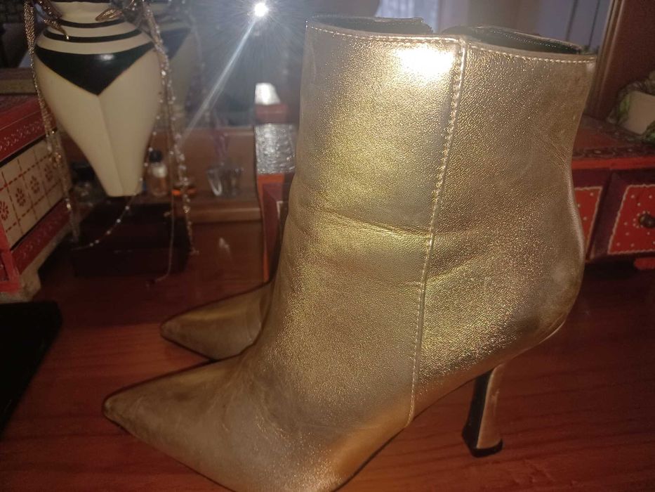 Botins dourados da Primadonna