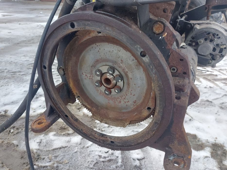 Silnik do ładowarki miniładowarki koparki wozidła 4cyl alternator
