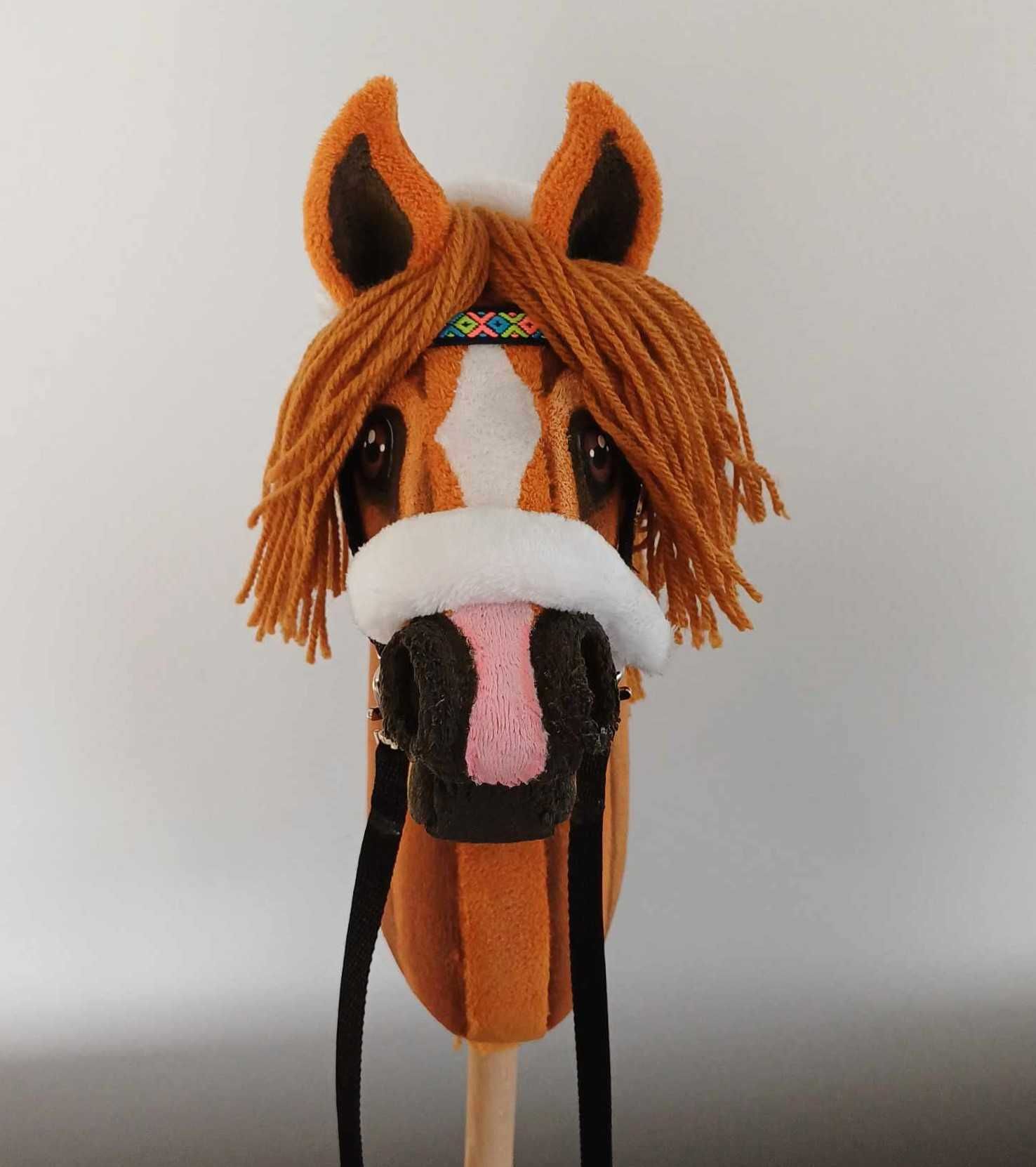 Rudy konik Hobby Horse A4 + sprzęt kasztan