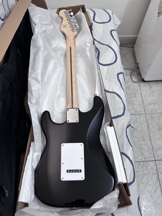 Squier by Fender Sonic Stratocaster Electric Guitar