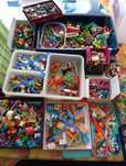 Diversas miniaturas ovos Kinder