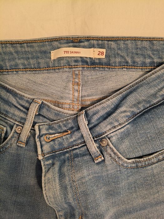 Calças Levi's 711 Skinny 28