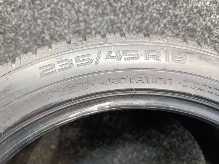 235/45R18 Nokian Hakkapeliitta R5 EV