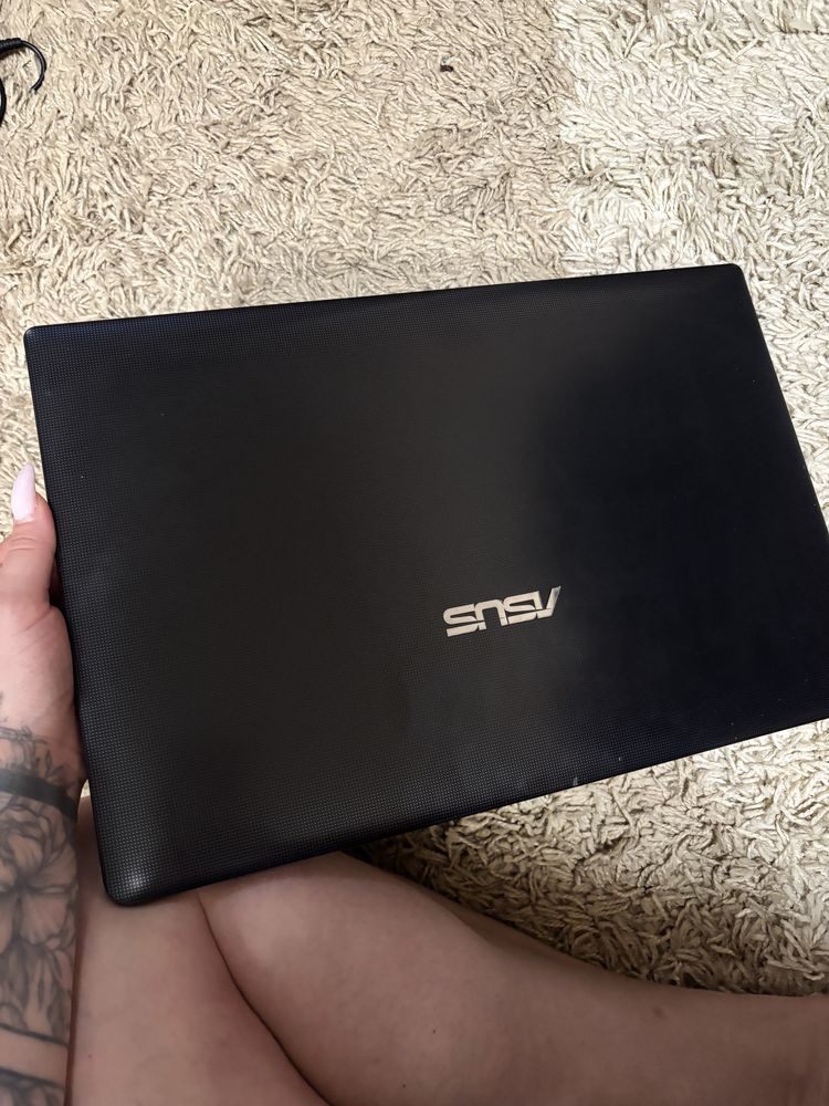 Ноутбук ASUS X501U
