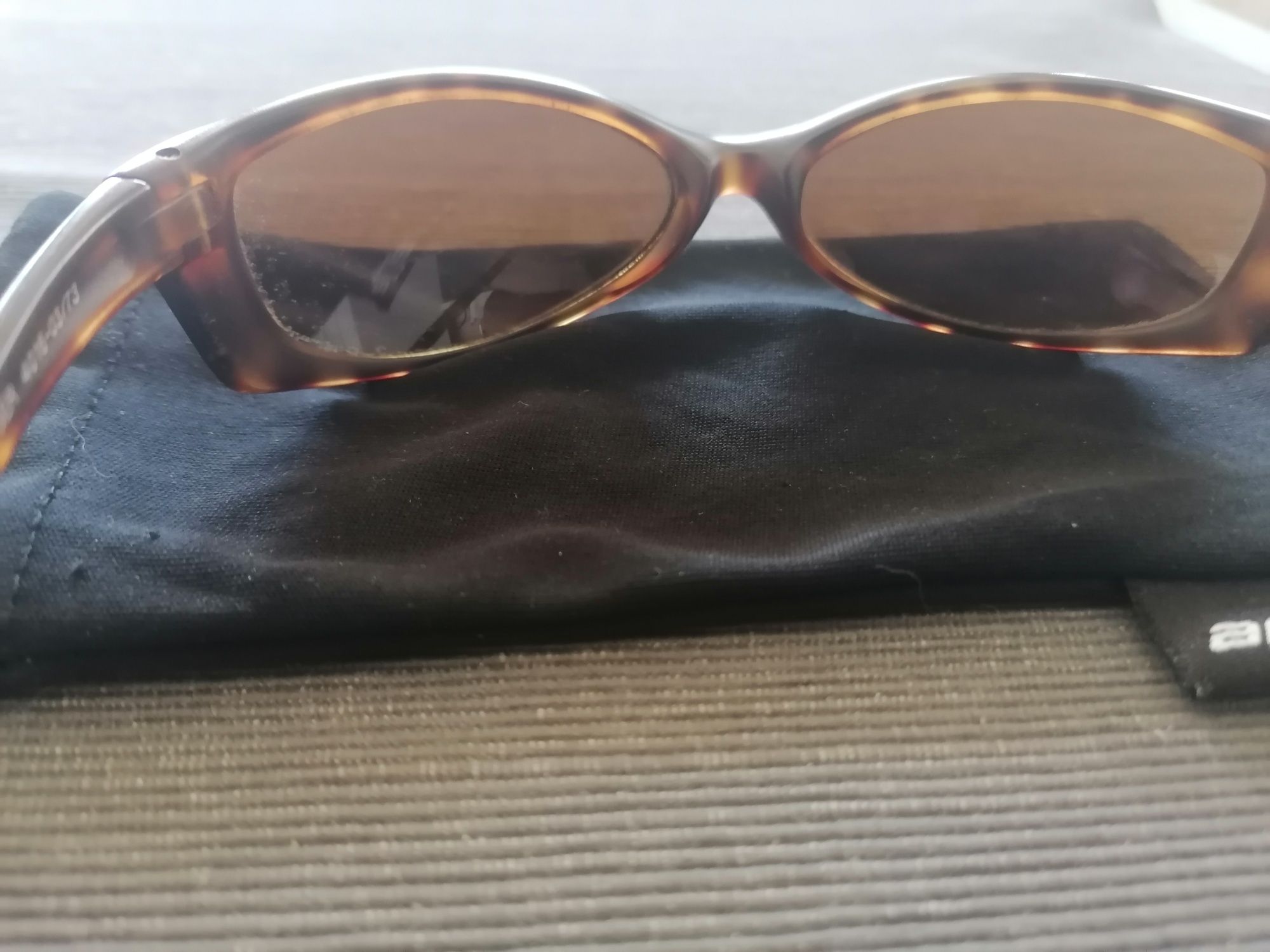 Óculos Arnette castanhos