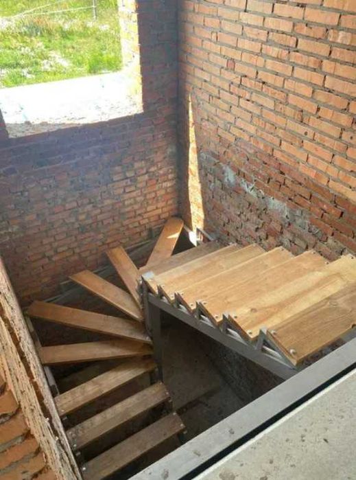 Продам з наповненням 4х к. таунхаус 104 кв.м. з власним підвалом.