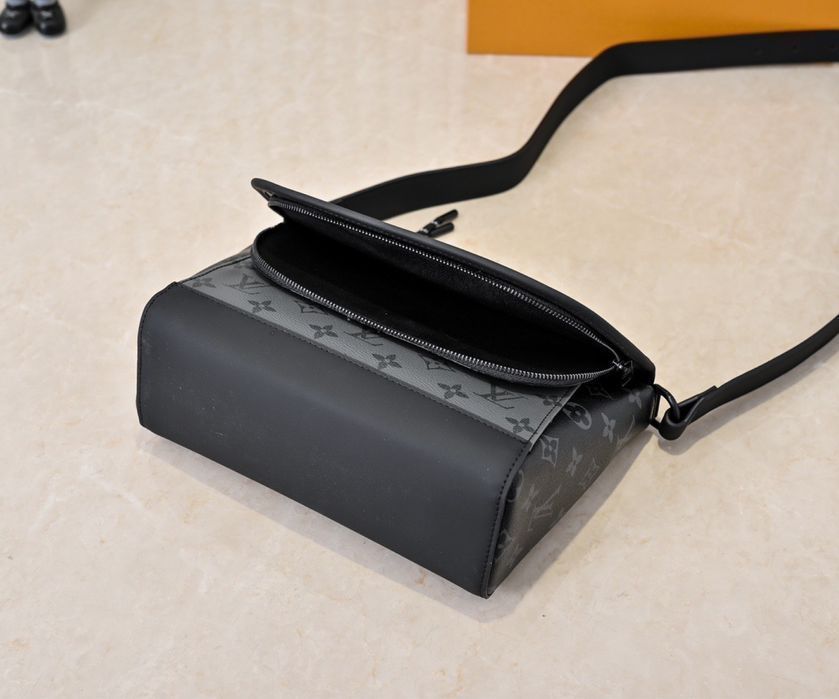 Louis Vuitton Pulse сумка мужская кожаная через плечо monogram