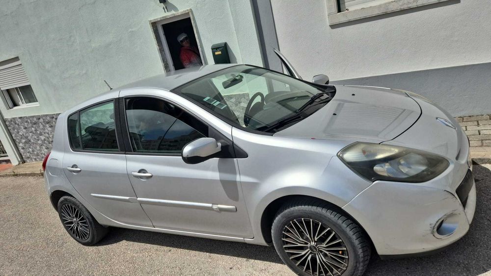 Clio cinzento 2011