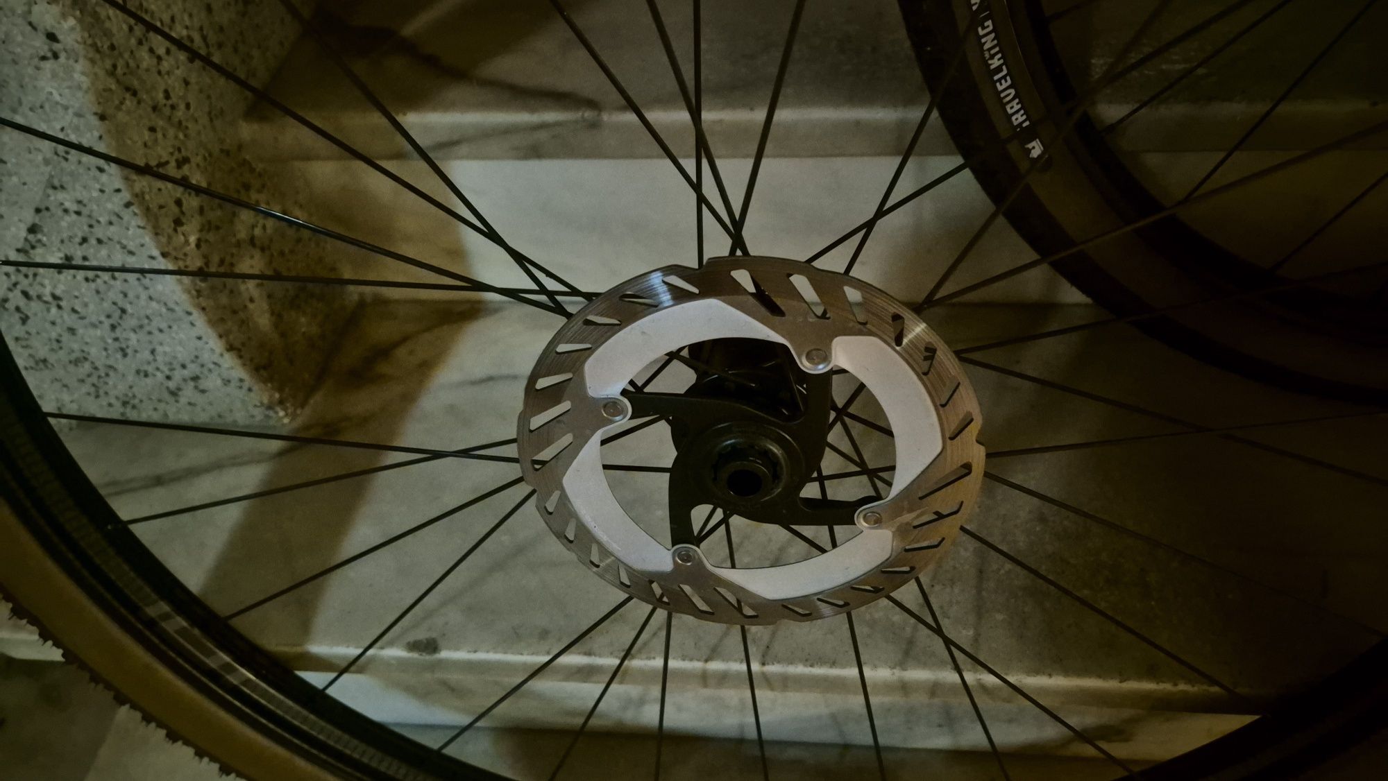 Rodas Zipp 101 XPLR Carbon NOVAS
Zipp’s 101 XPLR