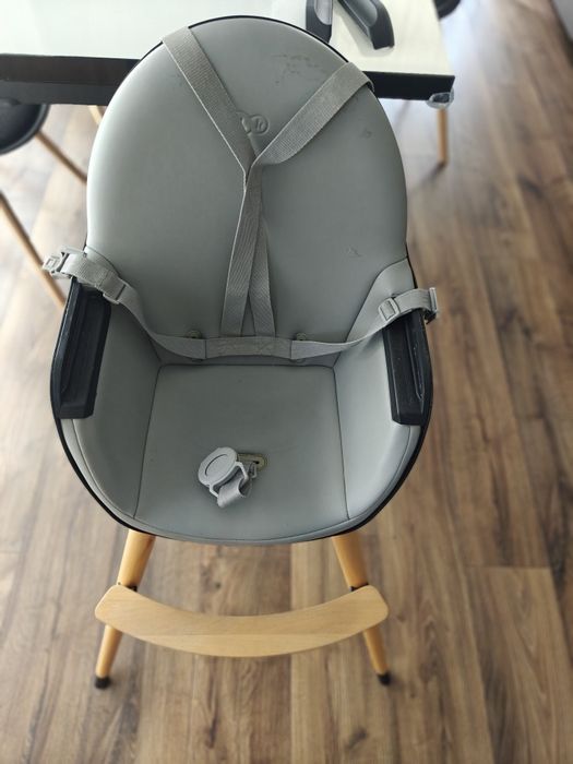 Krzesełko do karmienia KINDERKRAFT Fini Czarne