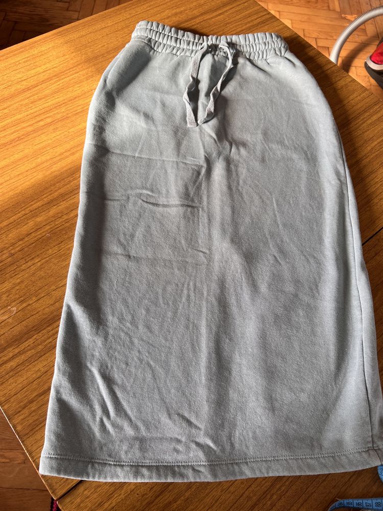 Подарую спідницю ZaRa