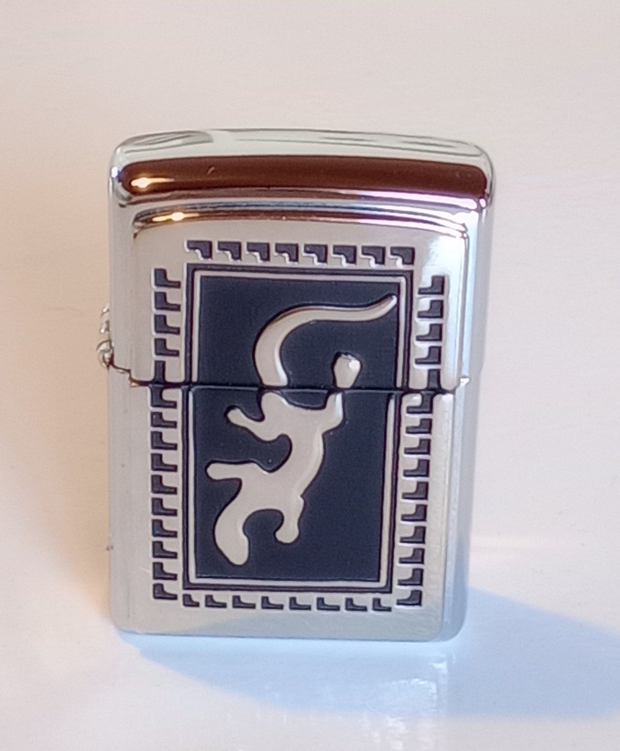 Isqueiro Zippo Gecko