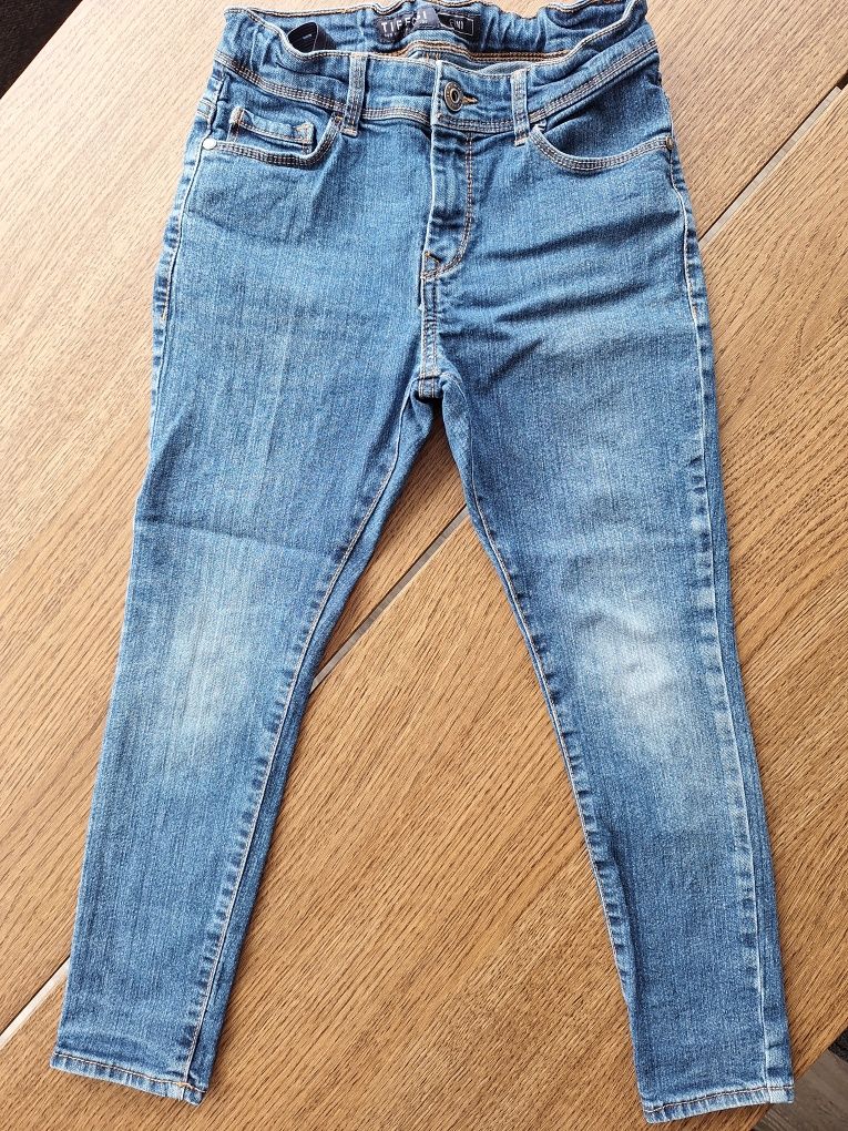 Lote roupa 6-8 anos, como nova, boas marcas.