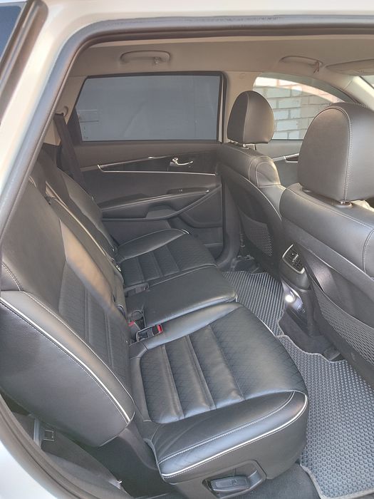 Продам авто Киа Sorento 3.3л