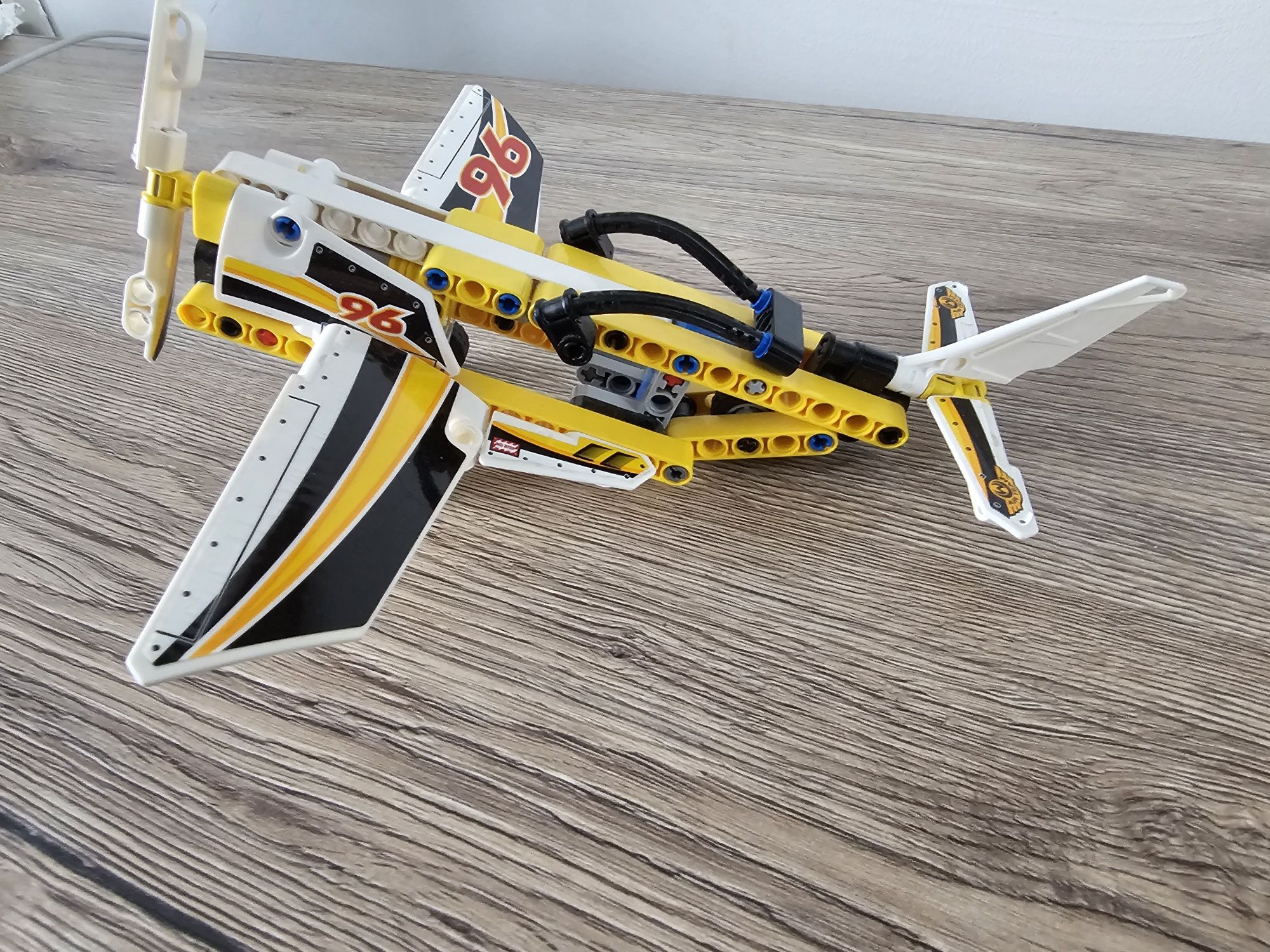 LEGO Technic 42044: Display Team Jet Mixed