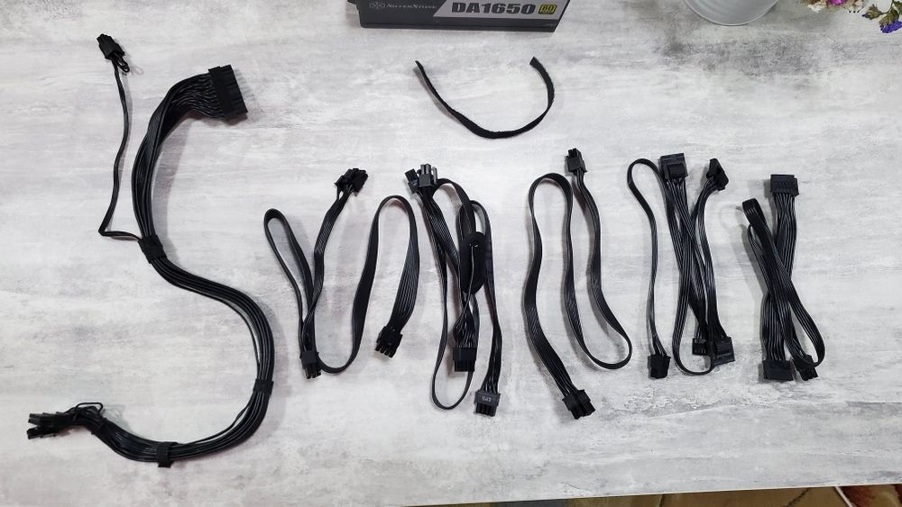 Блок живлення 1650W Gold модульний